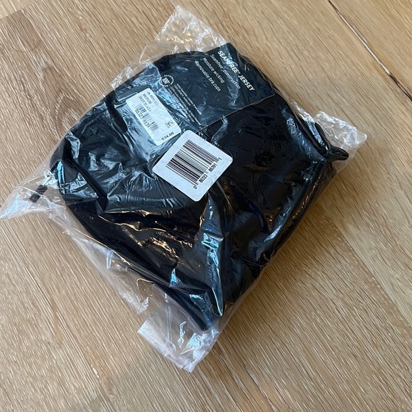 Brand new zip up sports bra - Picture 2 of 4